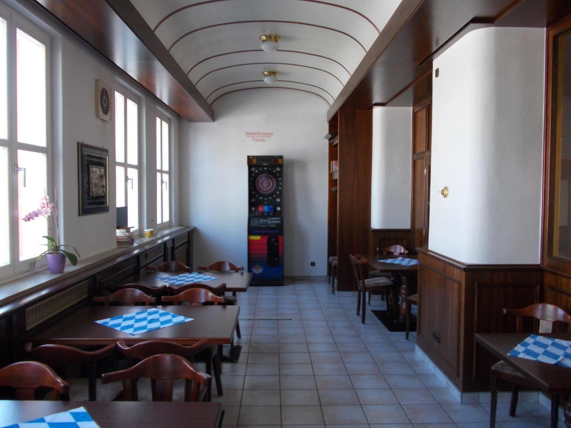 Hotel Im Bahnhof Passau Extérieur photo